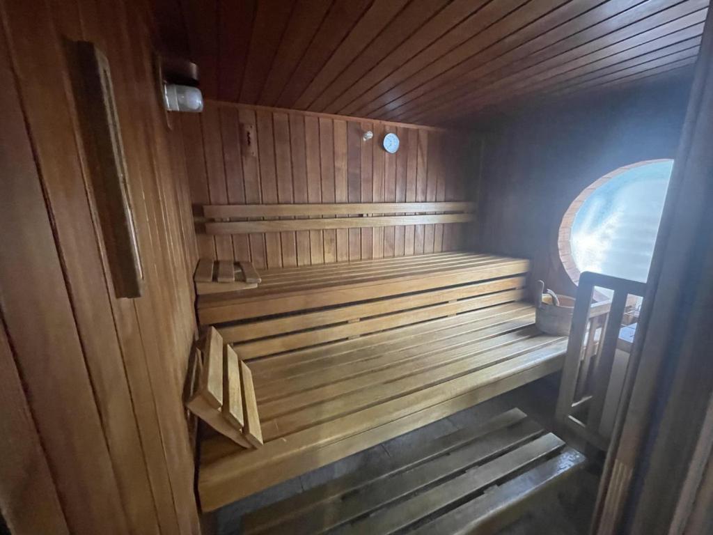 Le Victoria, Elegant T2 Au Bord Des Plages, Piscine, Sauna 멍똥 외부 사진