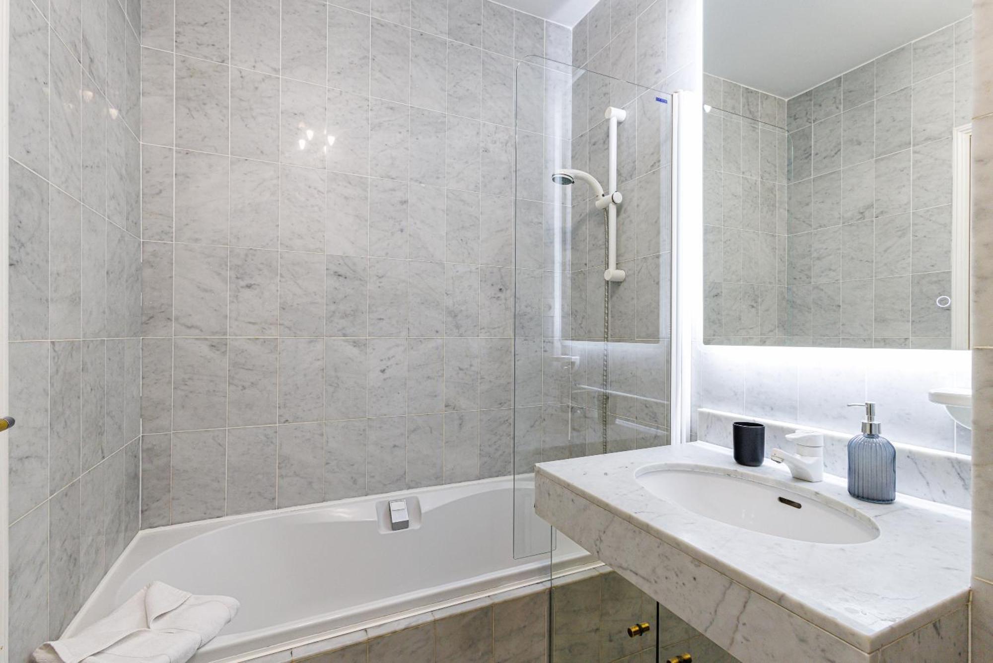 Le Victoria, Elegant T2 Au Bord Des Plages, Piscine, Sauna 멍똥 외부 사진